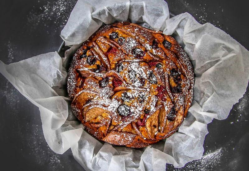 Baobab, Berry & Pear Cake