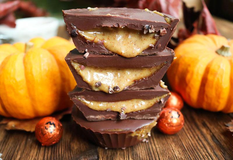 Raw Chocolate Caramel Pumpkin Cups